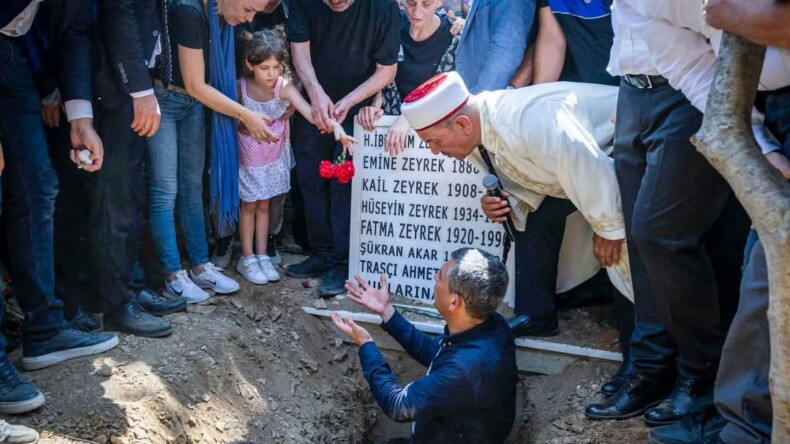Manisa Büyükşehir Belediye Başkanı Ferdi Zeyrek, Son Yolculuğuna Uğurlandı