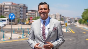 Ferdi Zeyrek hayatını kaybetti