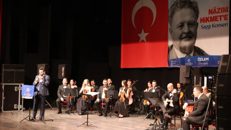 AYDIN BÜYÜKŞEHİR BELEDİYESİ ‘MEMLEKET ŞAİRİ’ NÂZIM HİKMET’İ KONSER İLE ANDI