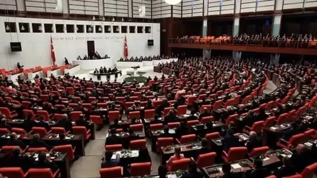 Milyonlara müjde Emekli maaşları, kök maaş ve Çalışma hayatıyla ilgili Torba Yasa geliyor