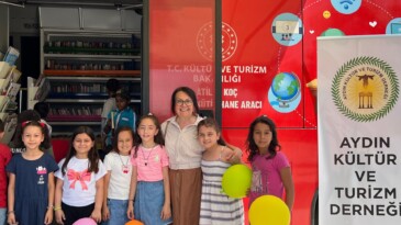 Gezici Kütüphane Dezavantajlı Çocuklara Kültür Taşıyor
