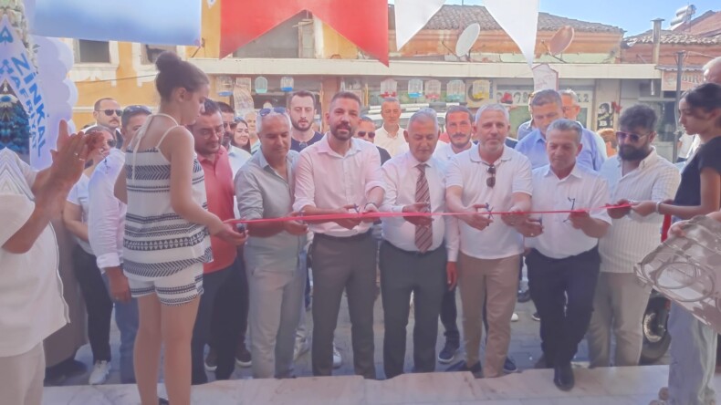 Anahtar Parti İncirliova İlçe Başkanlığı binası açıldı