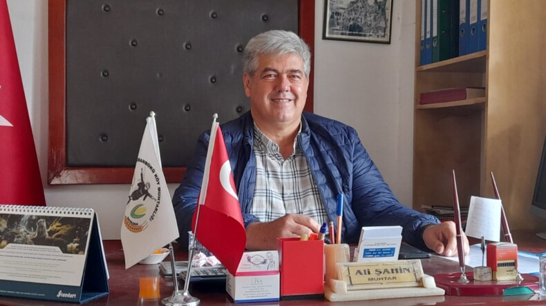 OSMANBÜKÜ MAHALLESİ  EFSANEVİ MUHTAR ALİ ŞAHİN İLE DEVAM DİYOR