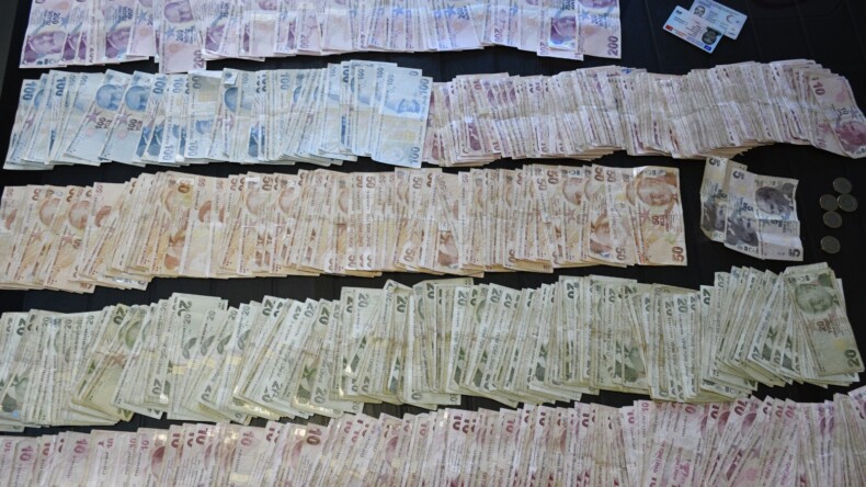 KUŞADASI’NDA ZABITA EKİPLERİNDEN DİLENCİLERE GEÇİT YOK