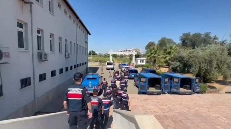 GAZİNODA ÖLDÜRÜLEN KADININ FAİLLERİ YAKALANDI