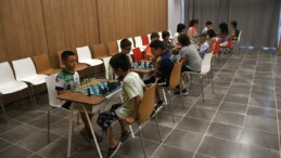 İSTASYON KUŞADASI’NDA ÇOCUKLARA ÜCRETSİZ SATRANÇ VE AKIL OYUNLARI KURSU