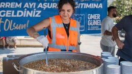 KUŞADASI BELEDİYESİ AŞURE BEREKETİNİ 6 BİN KİŞİ İLE PAYLAŞTI