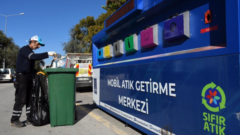 KUŞADASI’NDA TEMİZLİK SEFERBERLİĞİ: BELEDİYEDEN YENİ UYGULAMALAR, MÜDÜRLÜKTEN VATANDAŞA ÇAĞRI