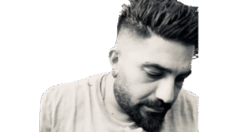 Yakamozda Yanan Gölge