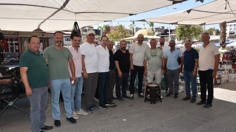 BAŞKAN ZENCİRCİ MECLİS ÜYELERİYLE BİRLİKTE GERMENCİK PAZARINDA VATANDAŞLARLA BULUŞTU
