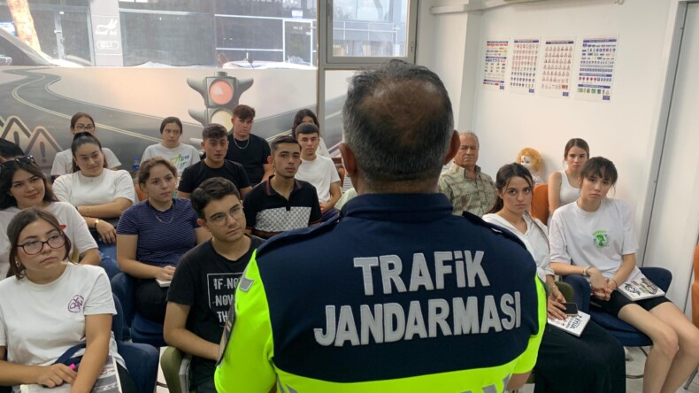KUYUCAK’TA SÜRÜCÜ ADAYLARINA EĞİTİM