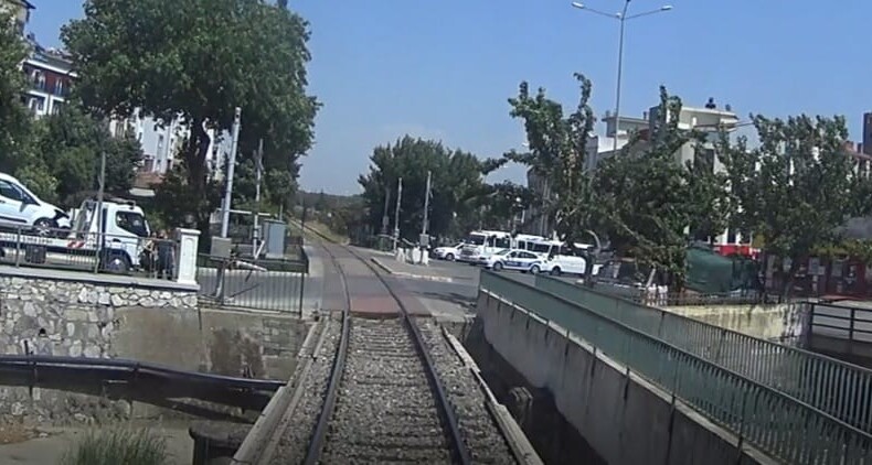 SOĞUKKUYU HEMZEMİN GEÇİDİ GEÇİCİ OLARAK TRAFİĞE KAPATILACAK