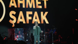 AHMET ŞAFAK’TAN KAYSERİ’DE 52 BİN KİŞİLİK DEV KONSER