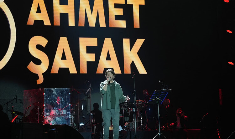 AHMET ŞAFAK’TAN KAYSERİ’DE 52 BİN KİŞİLİK DEV KONSER