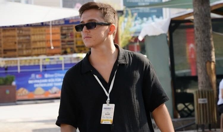 ADÜ Öğrencisi TRT Geleceğin İletişimcileri Yarışmasında Finalde