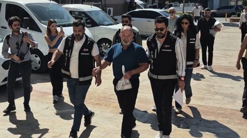 ‘BIÇAK PARASI’ OPERASYONU: DOKTOR VE SEKRETERİ ADLİYEYE ÇIKARILDI
