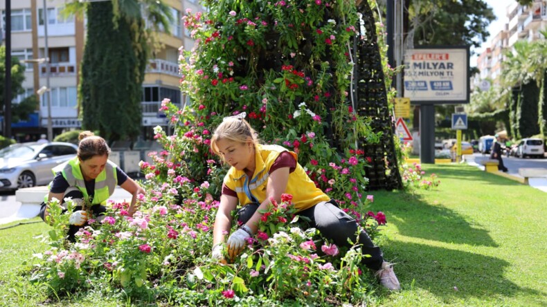 KADINLARIN EMEĞİYLE AYDIN ÇİÇEK AÇIYOR