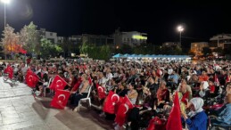DİDİMLİLER, DEV ADAMLARIN TARİHİ MÜCADELESİNİ KENT MEYDANINDA OMUZ OMUZA İZLEDİ