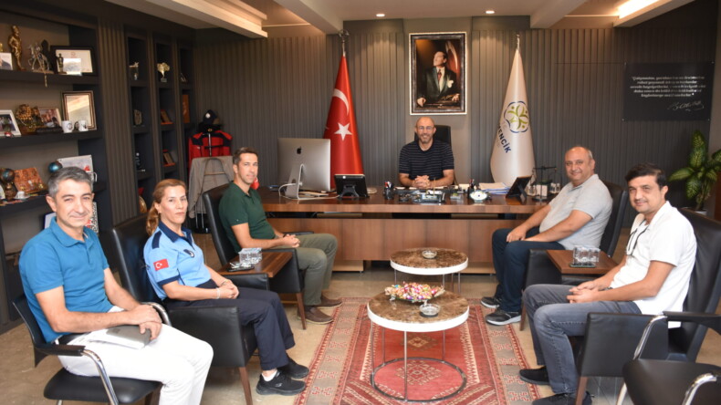 “GERMENCİK BELEDİYESİ’NDE ATAMALARI YAPILAN YENİ MÜDÜRLERDEN BAŞKAN ZENCİRCİ’YE TEŞEKKÜR ZİYARETİ”