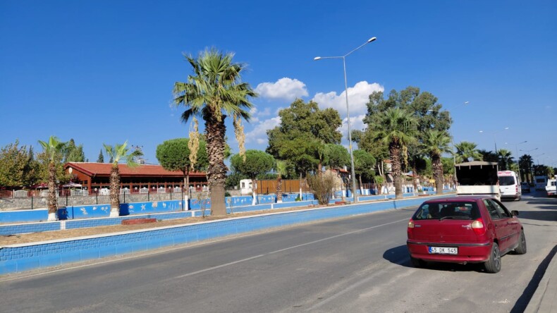 İncirliova’da Tarihi Üst Geçit Söküldü