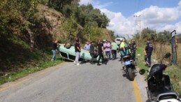 GAZETECİLERE SALDIRI: TRAFİK KAZASINI GÖRÜNTÜLEMEYE GİDEN BASIN MENSUPLARINA ŞOFÖRÜN YAKINLARI SALDIRDI