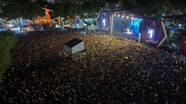 55 BİN AYDINLI AYDINFEST’TE MÜZİKLE BULUŞTU: GENÇLİK FESTİVALİ’NDE COŞKU ZİRVEYE ÇIKTI