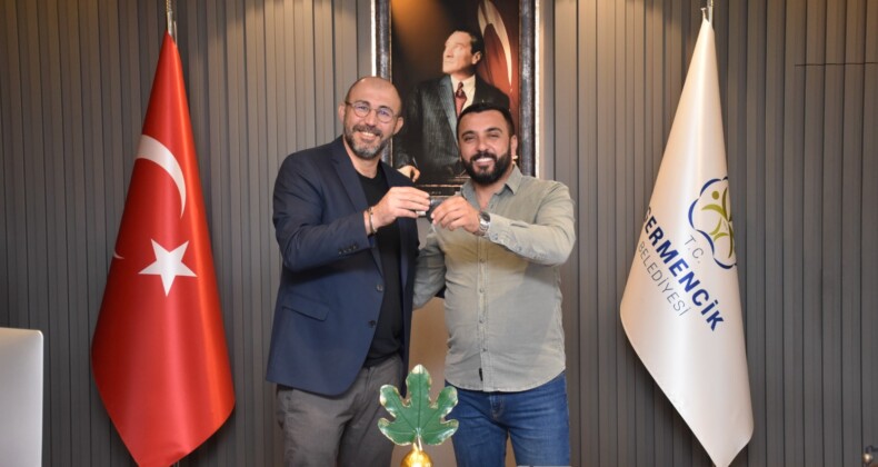 İncir Festivalinin Traktör Talihlisi Anahtarını Başkan Zencirci’den Teslim Aldı