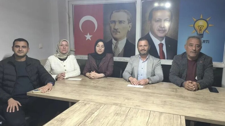 AK Parti İncirliova İlçe Teşkilatı Haftalık Yönetim Kurulu Toplantısını Gerçekleştirdi