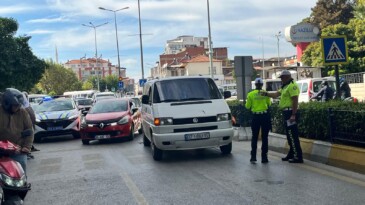 Nazilli’de Motosiklet ile Hafif Ticari Araç Çarpıştı: 1 Yaralı