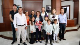 KÜÇÜK YELKENCİLERDEN, BAŞKAN HATİCE GENÇAY’A ANLAMLI ZİYARET