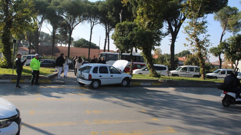 EHLİYETSİZ SÜRÜCÜ KAZA YAPTI