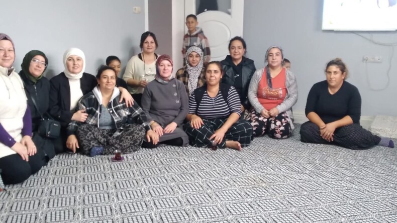 AK Parti İncirliova Kadın Kolları’ndan Üye Kayıt Çalışmalarına Yoğun İlgi