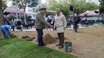 Başkan Ertuğrul Tetik sabah mesaisine sahada başladı