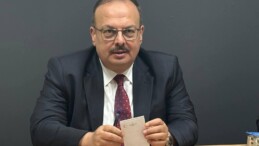 PEŞ PEŞE GELEN ŞAP HASTALIĞI HABERLERİ, BU AY SONUNDA BAŞLAYACAK DEVE GÜREŞLERİNİ ERTELETTİ