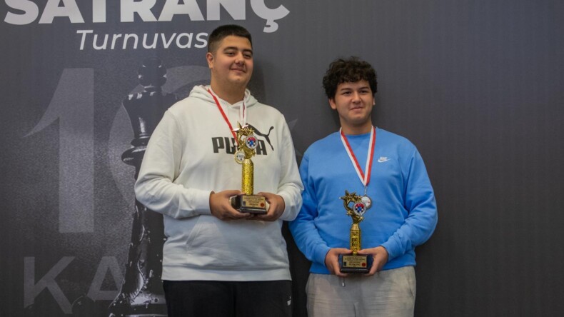 KUŞADASI’NDA HAMLELER ‘ATATÜRK’ İÇİN ATILDI