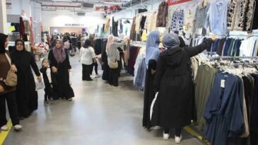 Aydın’da 50’nin Üzerinde Mağazanın Katıldığı Giyim Festivali Yoğun İlgi Görüyor