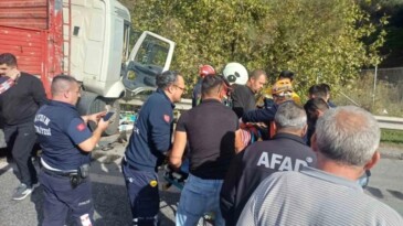 Aydın-İzmir Otoyolu’nda TIR Kazası: Sürücü Ağır Yaralandı