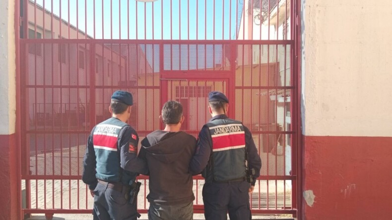 Aydın Jandarmadan Aranan Şahıslara Yönelik Başarılı Operasyon