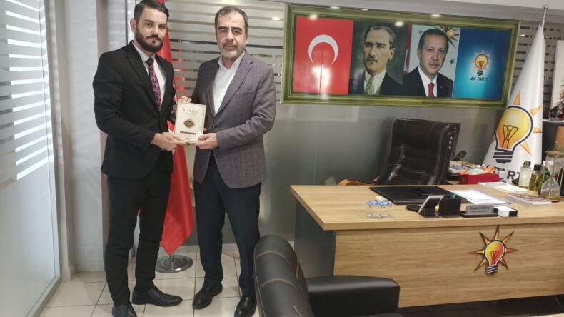 BAŞKAN ÖZSU’YA ERDEM’DEN ANLAMLI HEDİYE