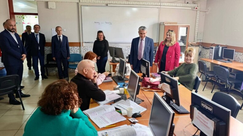 İncirliova Kaymakamı İlhan Abay’dan Halk Eğitimi Merkezi’ne Ziyaret
