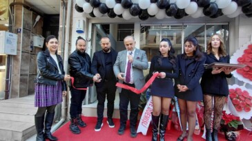 LOCA Kuaför İncirliova’da Yeni Şubesini Görkemli Bir Törenle Açtı