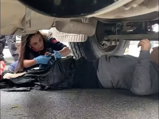 Efeler’de Motosiklet ile Kamyon Çarpıştı: 1 Ağır Yaralı