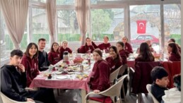 Kahvaltı Sofrasında Galibiyet Sevinci: Muhtar Adayı Peker’den Gençlere Moral