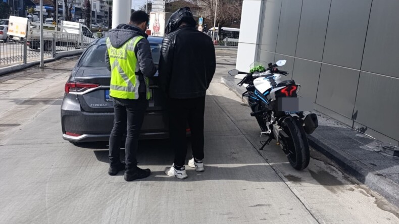 “Trafik Magandası” Paylaşımlarına Emniyetten Anında Müdahale