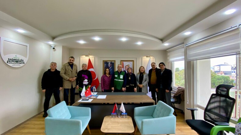 AYDIN YEŞİLAY İL BAŞKANLIĞI MUHTARLARLA BAĞIMLILIKLA MÜCADELEYİ MASAYA YATIRDI