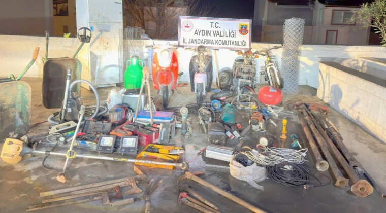 Kuşadası’nda Sel Sonrası Hırsızlık Olayları Aydınlatıldı: Çalınan Eşyalar Eksiksiz Ele Geçirildi