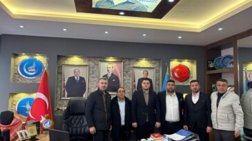 Ülkücü Davanın Ak Saçlıları ve Genç Kadroları Aynı Masada