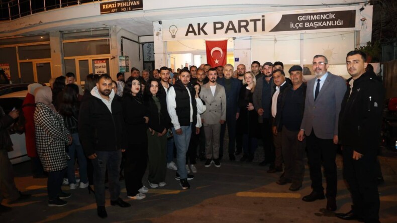 Adalet ve Kalkınma Partisi Germencik Gençliği’nden Meşaleli Karşılama