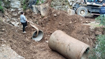 ARICILARIN YARDIMINA KUŞADASI BELEDİYESİ KOŞTU