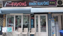 Germencik’in Sevilen Yüzü: Berber Ali Baz Yıllardır Aynı Adreste Hizmet Veriyor